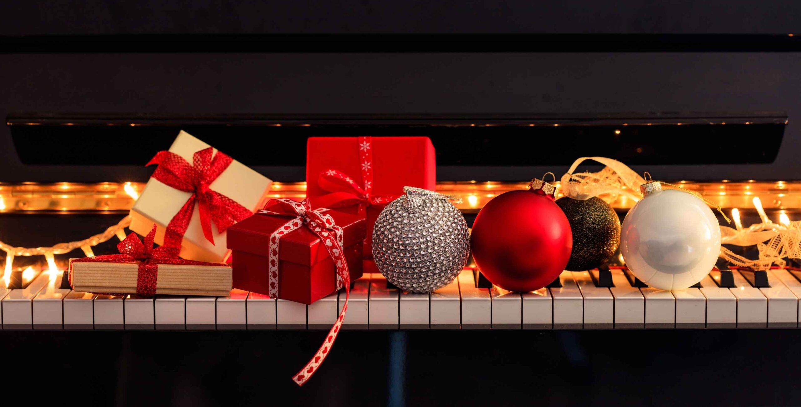 NOOSA JAZZ CLUB - CHRISTMAS CRACKERS